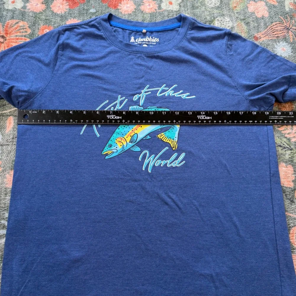 Chubbies Trout of this World Graphic T-Shirt Youth XL Blue Fishing Short Sleeve